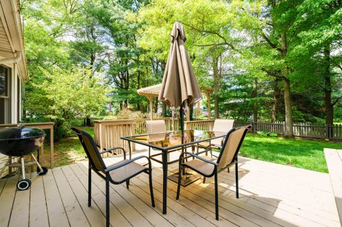 3020 Kalarama Ave, Kalamazoo MI 49024-2383 exterior