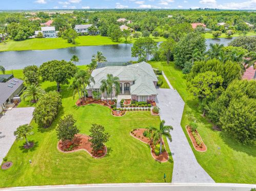 7984 Plantation Lakes Dr, Fort Pierce, FL 34986-3012
