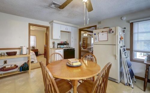 58 Washington St, Wallingford CT 06492-3530 exterior