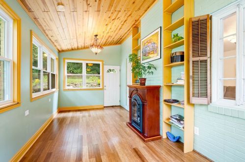 255 Cascade Rd, Pittsburgh PA 15221-4439 exterior