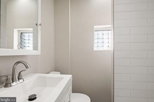 2430 Federal St, Philadelphia PA 19146-3914 exterior