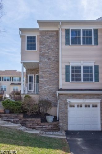 8 Tutbury Ct, Mount Olive, NJ 07828-2324