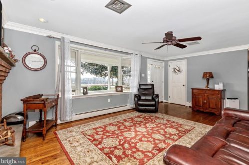 265 Old State Rd, Limerick PA 19468-3214 exterior