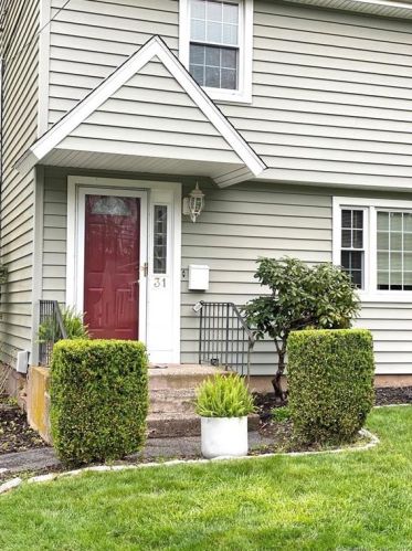 31 Mckee St, Manchester, CT 06040-4823