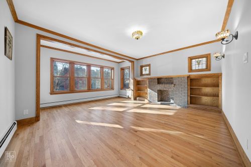 5731 Rockwell St, Chicago, IL 60659-4915