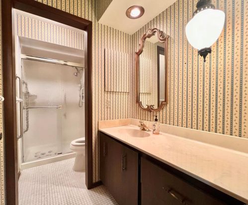 1228 Paloma Dr, Saint Louis MO 63131-1015 exterior