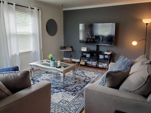 4203 19th Pl, Milwaukee, WI 53209-6833