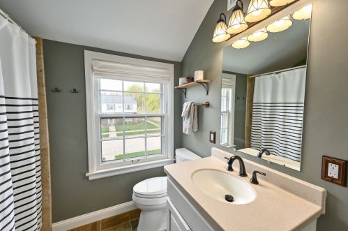 2478 85, Milwaukee WI 53226-1913 exterior