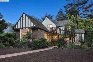 1016 Grand St, Alameda CA  94501-4025 exterior