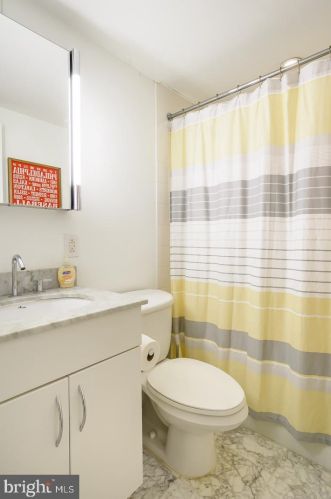 219 18th St, Philadelphia PA 19103-6141 exterior