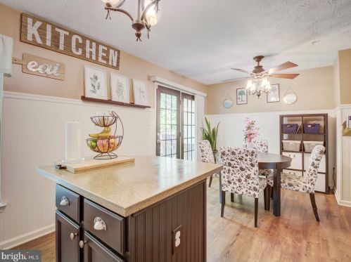 204 Foxtree Dr, Glen Burnie MD 21061-6347 exterior