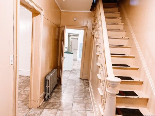 60 Cottage St, Middletown, NY 10940-4834