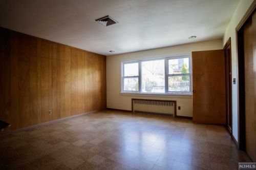 214 8 St, Fairview NJ 07022-1306 exterior