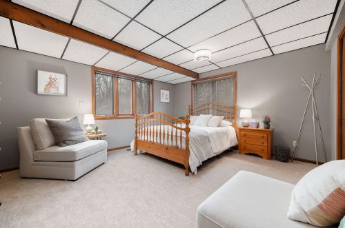 6129 Old Log Trl, Kalamazoo MI  49009-8032 exterior