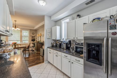 6101 Kimbark Ave, Chicago, IL 60637-2812