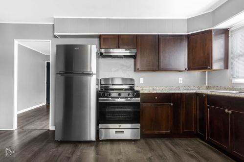 2010 Glen Flora Ave, Waukegan IL 60085-1304 exterior