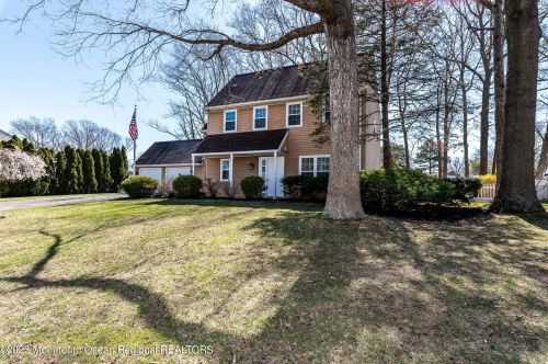 523 Holmes Ave, Lacey NJ  08731-1509 exterior