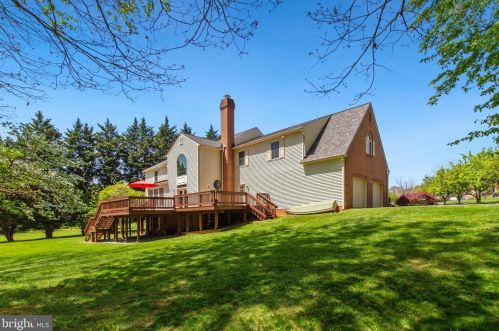 18101 Hayloft Dr, Rockville MD 20855-1667 exterior