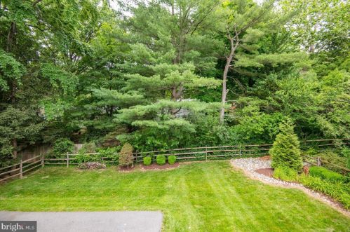 1111 Fallsmead Way, Rockville MD 20854-5549 exterior