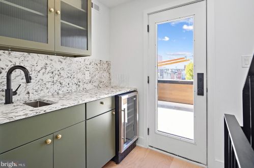 1613 2nd St, Philadelphia PA 19122 exterior