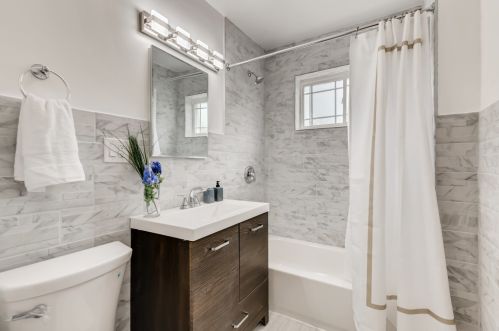 7656 Bosworth Ave, Chicago IL  60626-1217 exterior