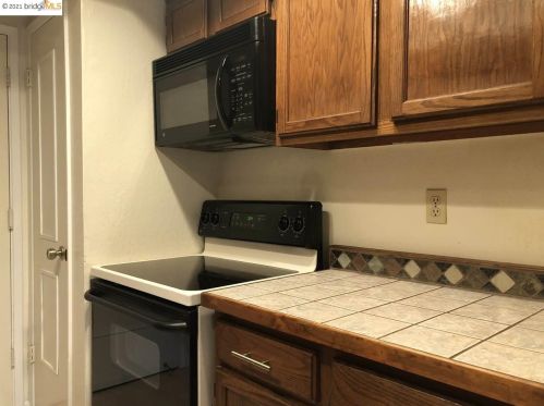 3733 Clayton Rd, Concord CA 94521-2555 exterior