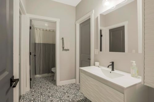 1863 Francis Ave, Atlanta GA  30318-2723 exterior