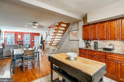 1513 Iseminger St, Philadelphia PA  19147-6215 exterior