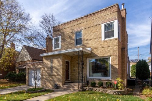 6330 Nokomis Ave, Chicago, IL 60646-4129