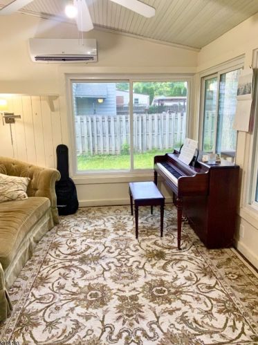 44 Hazelwood Ave, Livingston NJ  07039-3840 exterior