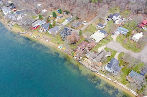 790 Eagle Lk Dr, Kalamazoo MI 49009-9612 exterior