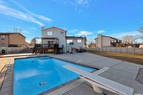 7529 Springbrook Dr, Taylorsville UT 84084-3654 exterior