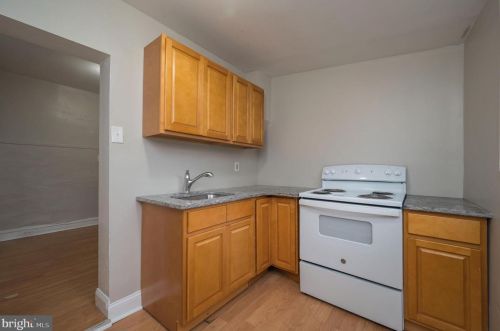 2952 Hicks St, Philadelphia PA 19146-4820 exterior