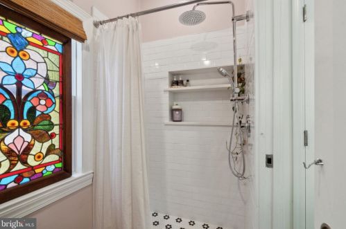 652 Johnson St, Philadelphia PA 19138-1039 exterior