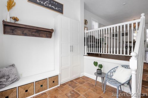 907 Wealthy St, Grand Rapids MI 49506-1515 exterior