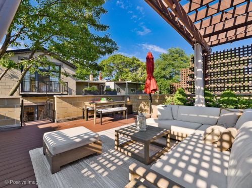 1707 Nelson St, Chicago IL 60657-3027 exterior