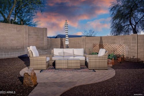 6427 Chisum Trl, Phoenix AZ  85083-1018 exterior