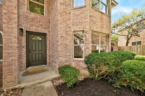 8029 Evadean Cir, Austin TX 78745-8004 exterior