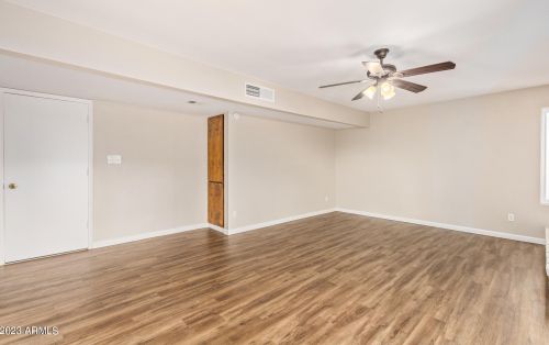 9040 40 Dr, Phoenix AZ 85019-2013 exterior