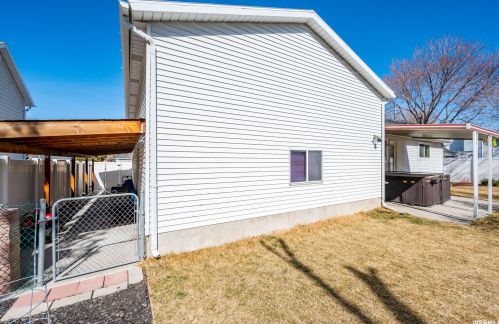 1340 Valley Ridge Dr, Sandy UT 84093-6653 exterior