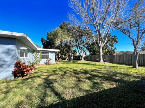 265 Mainsail St, Fort Pierce FL  34983-1710 exterior