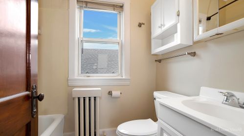 5442 Ludlam Ave, Chicago IL 60630-1413 exterior