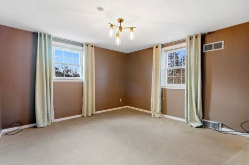 57 Locksley Dr, Pittsburgh PA  15235-5117 exterior