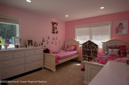 3 Arlene Dr, West Long Branch NJ 07764-1153 exterior