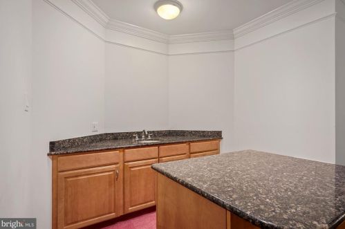 12705 Greenbriar Rd, Rockville MD 20854-6324 exterior