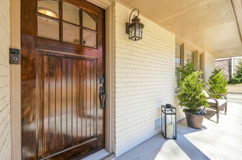 2382 Burch Cir, Atlanta, GA 30319-3904