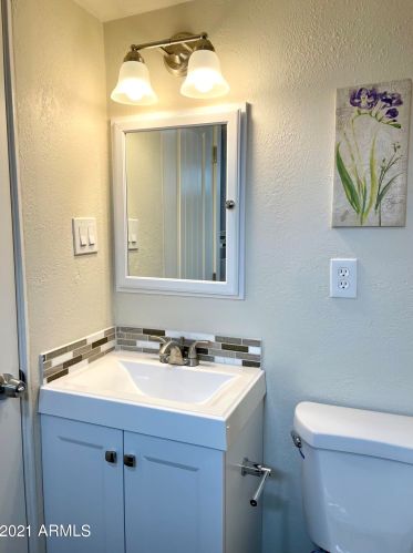 810 27th Ave, Phoenix AZ 85027-1805 exterior