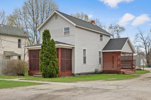 109 Todd Ave, Reed City MI  49677-1234 exterior