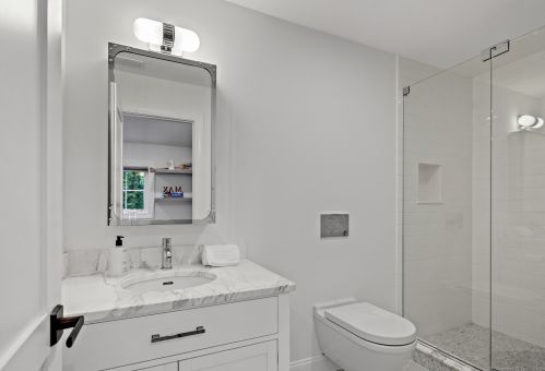 19 Pequot Trl, Westport CT 06880-2929 exterior