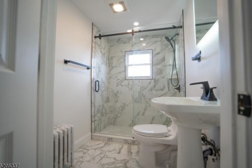 122 Columbia St, Wood-Ridge NJ  07075-2406 exterior